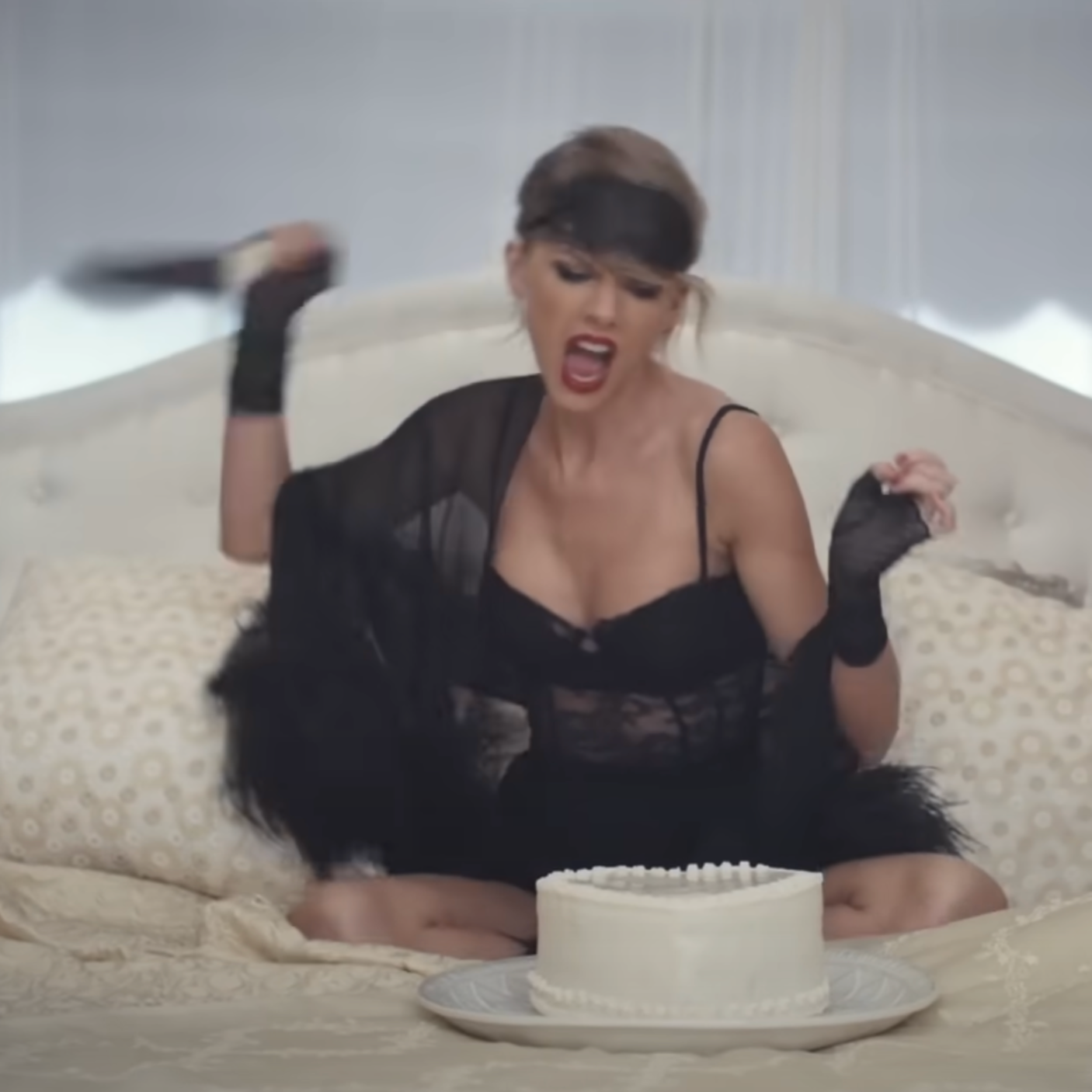 blank space faux cake